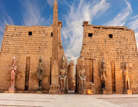 Luxor Private Full-Day Tour: Discover the East and West Banks of the Nile